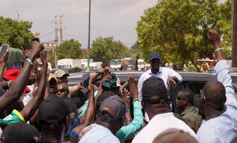 Sonko à ses militants : « Pas de commentaires sur les démissions, au travail ! »